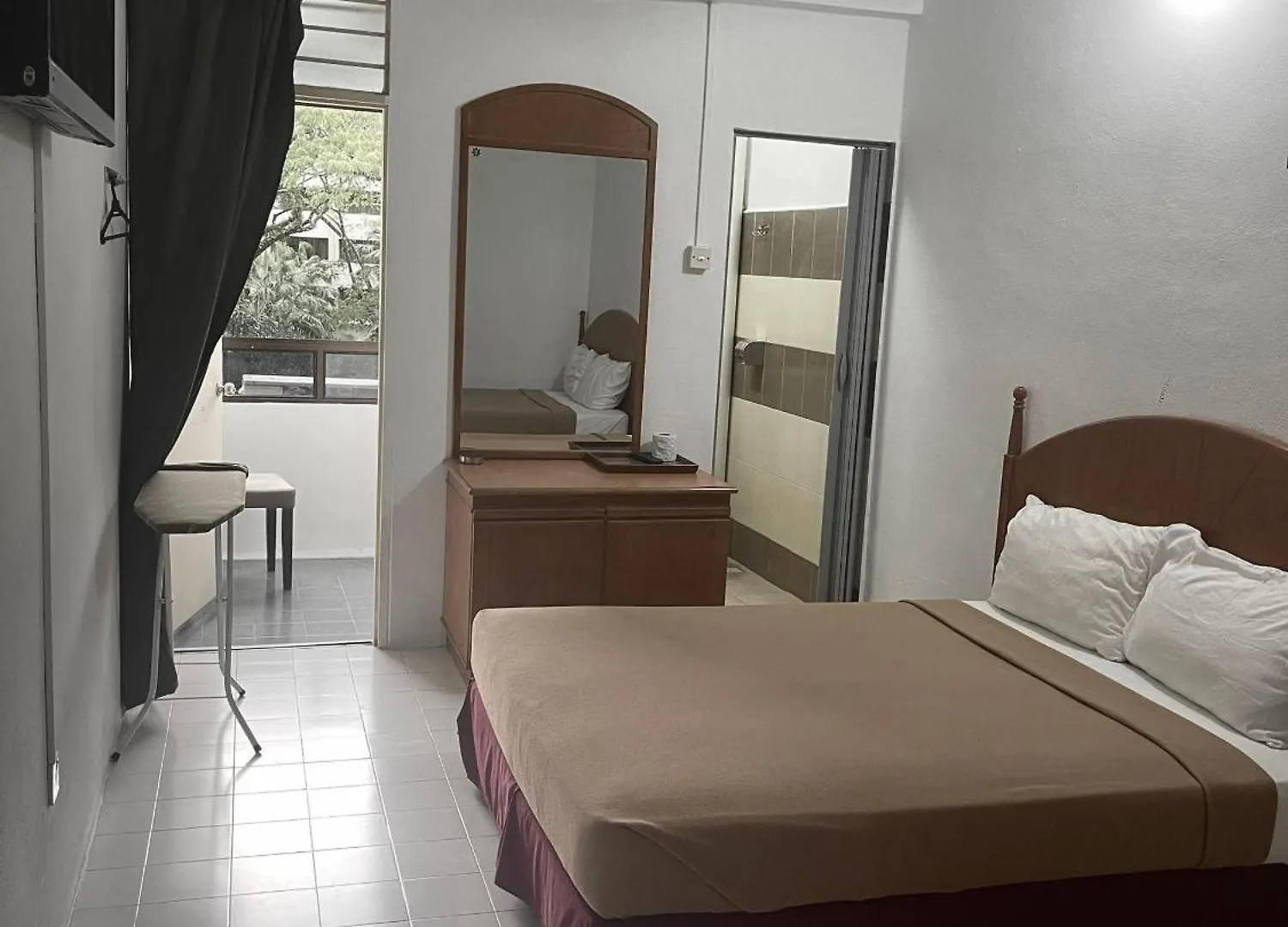 Grand Star Hotel Бату-Ферринги 2*,