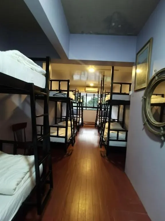 Grand Star Hotel Бату-Ферринги
