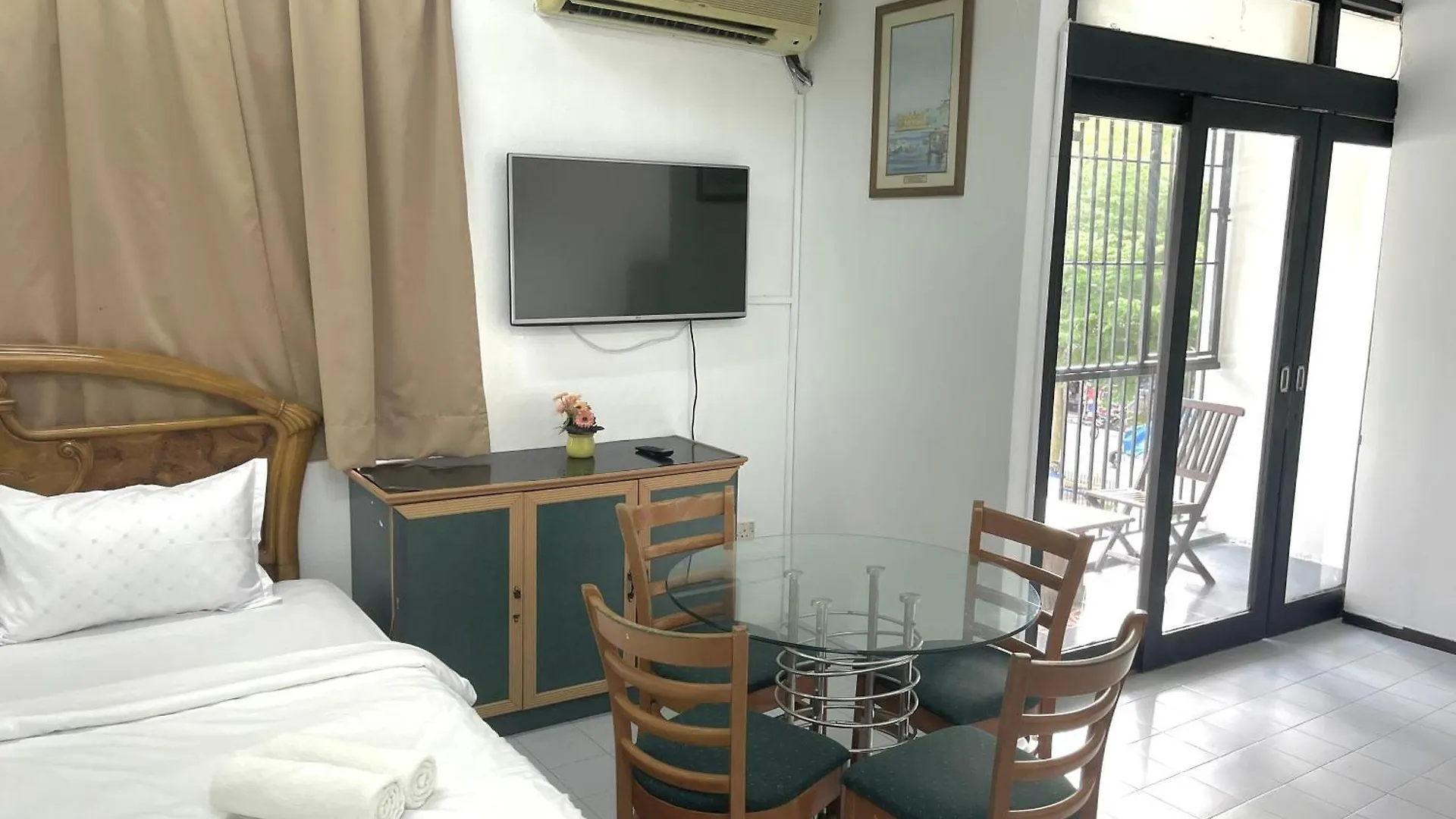 Grand Star Hotel Бату-Ферринги 2*,